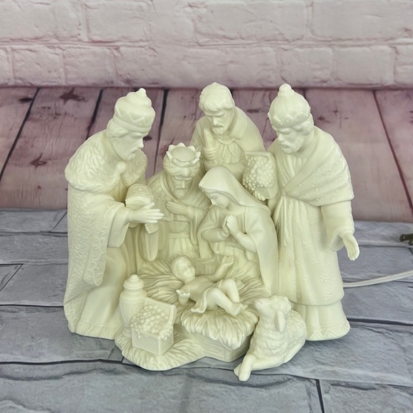 1990’s Lefton ceramic nativity set RARE Christmas Decor